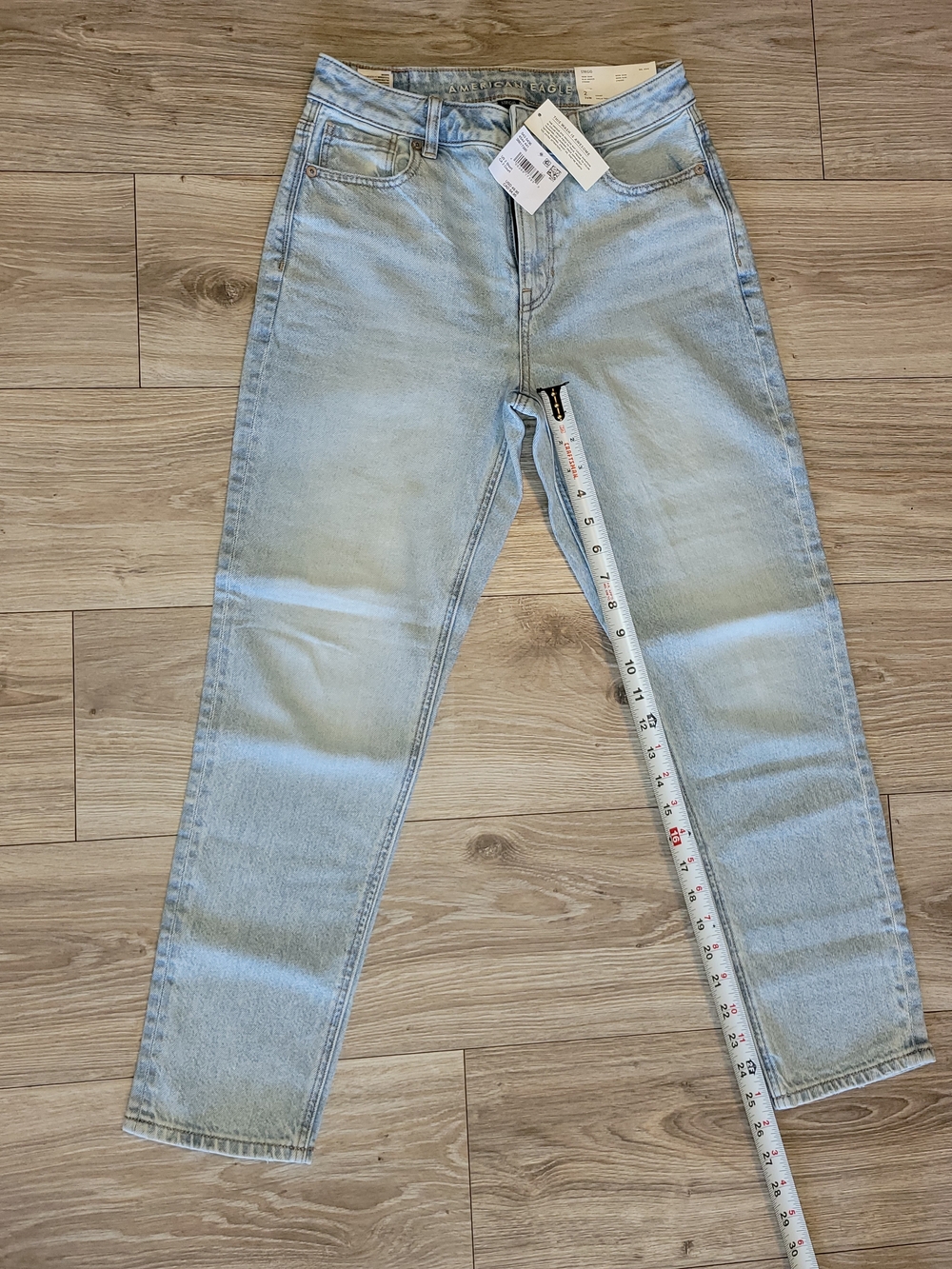 American Eagle Outfitters Light Blue Strigid Mom Jeans Sz 2 Shrt